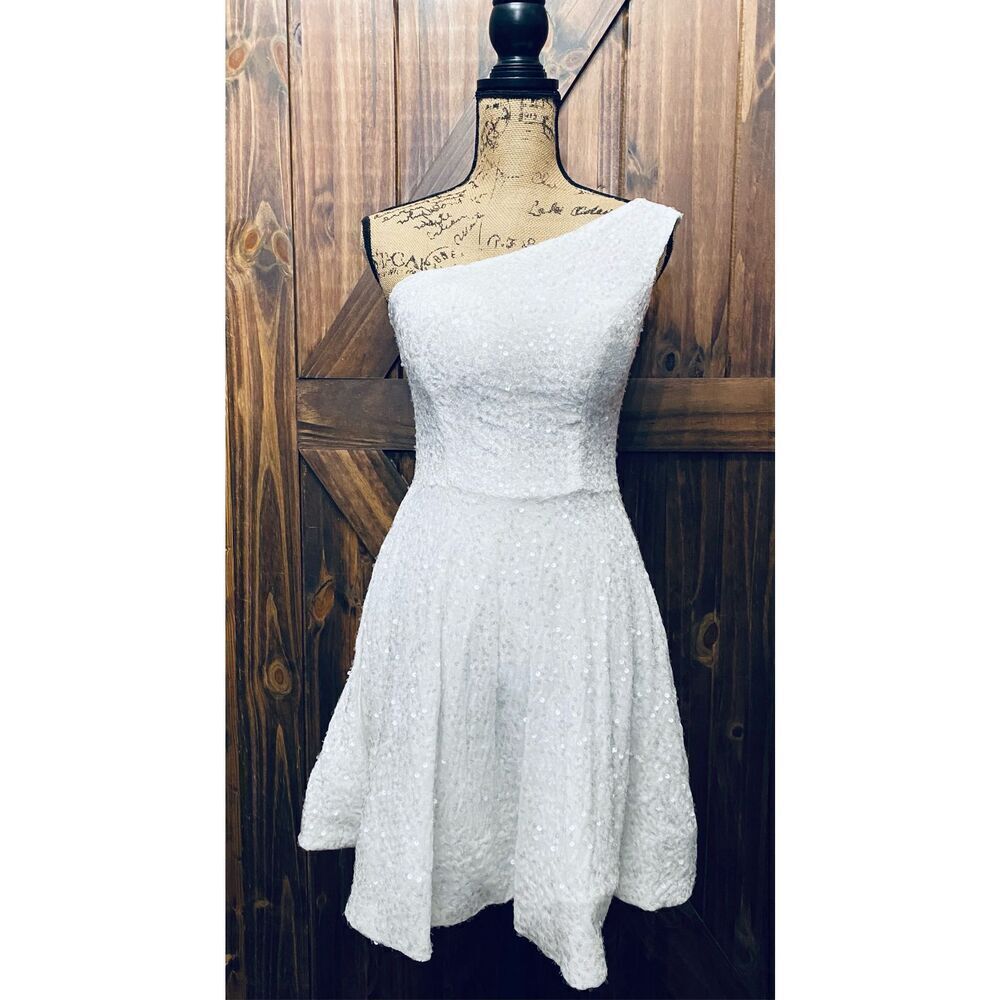 Homecoming White Cocktail Crushed Velvet Sequin Dress Sz 6